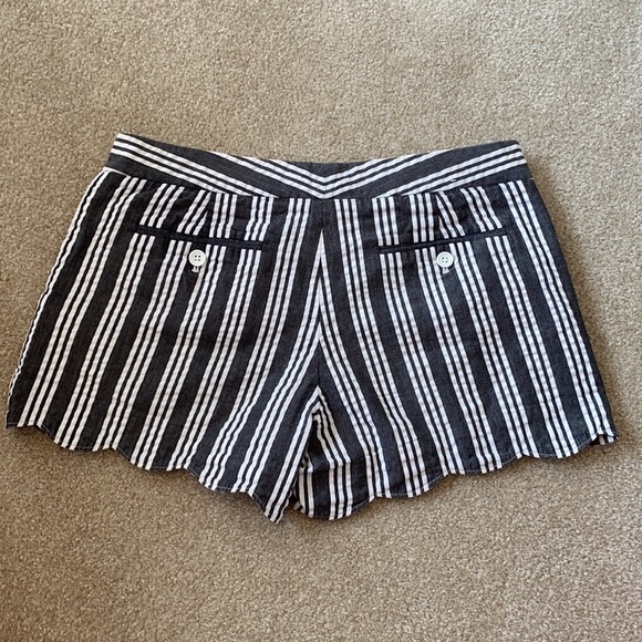 Club Monaco Shorts - Picture 3 of 3